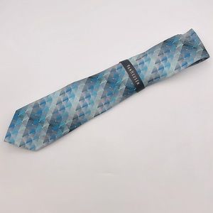 Van Heusen Tie. New with tags. One size.